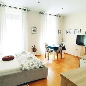Lavender - With Free Parking 4* Pula